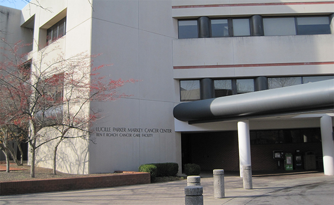 本·f·罗奇癌症护理中心大楼的外部照片