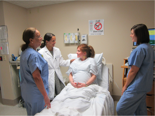 分娩中心由护士和医生进行评估