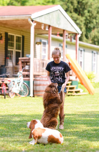 布里安娜·杰西和她的狗